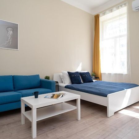 Blue Ribbon Apartment Budapest Esterno foto